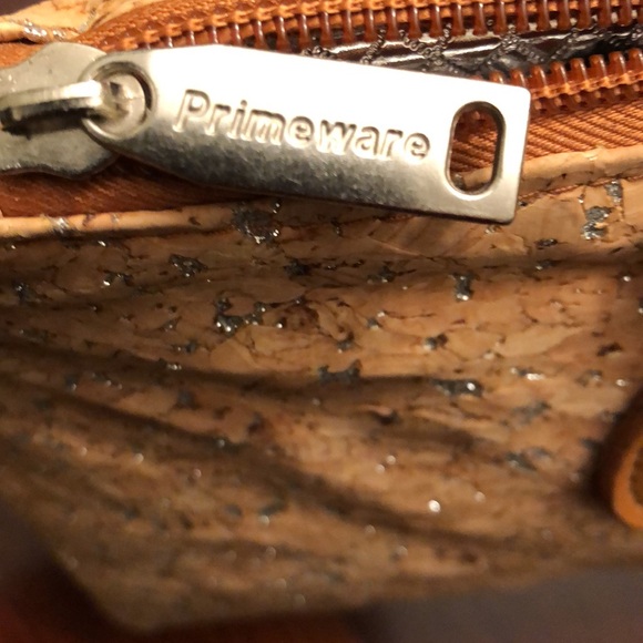 PRIMEWARE CORK & METALLIC SILVER THERMAL INSULATED WINE BAG & MULTI-TOOL - #491 - Picture 11 of 11